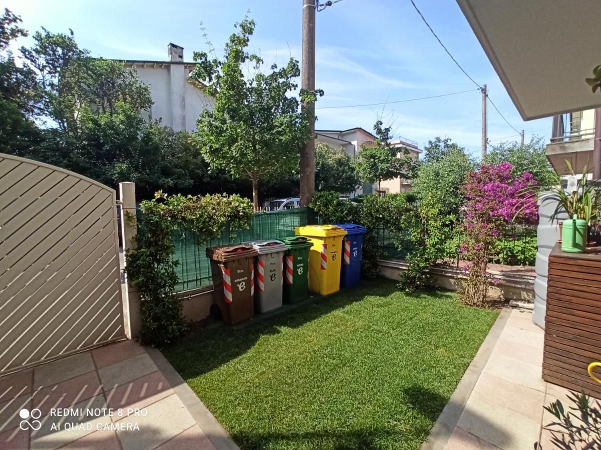 Il Don Minzoni 98 "Casa Vacanze" Lido di Camaiore Exteriör bild